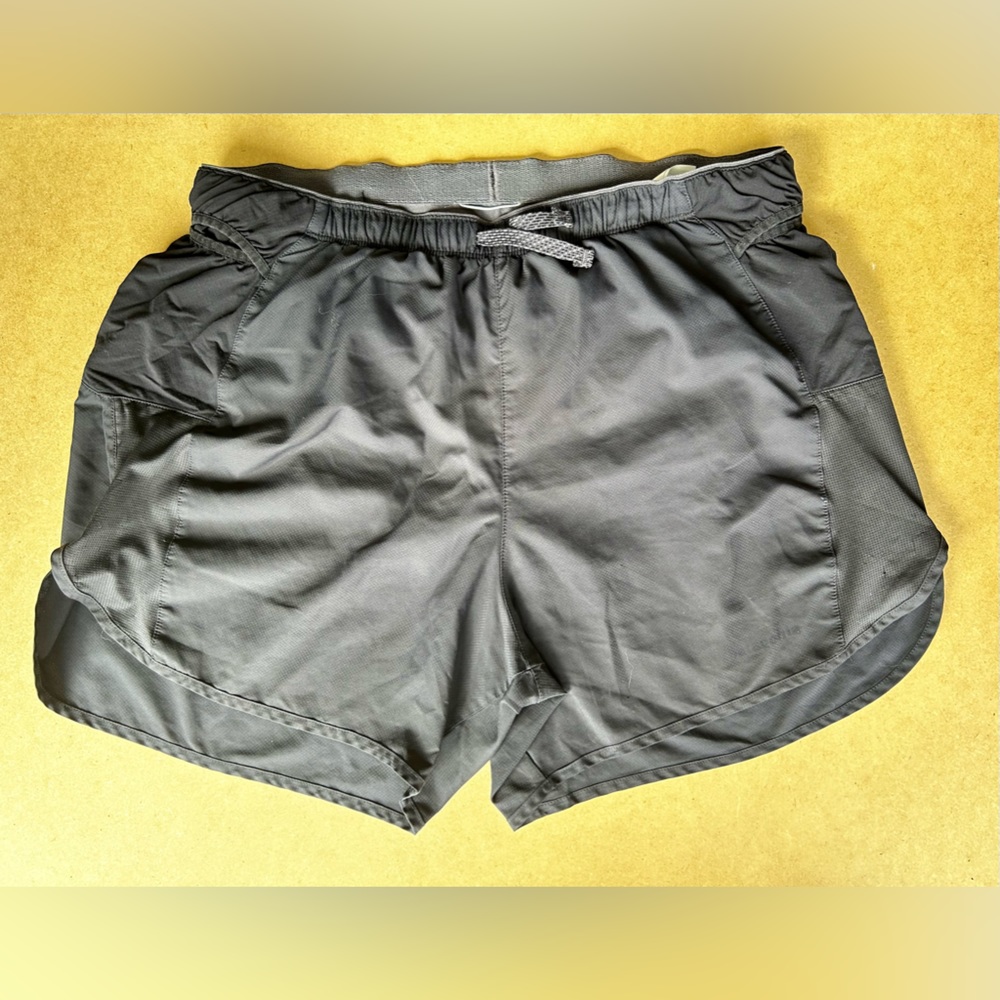 Patagonia strider pro 5” shorts, men’s medium